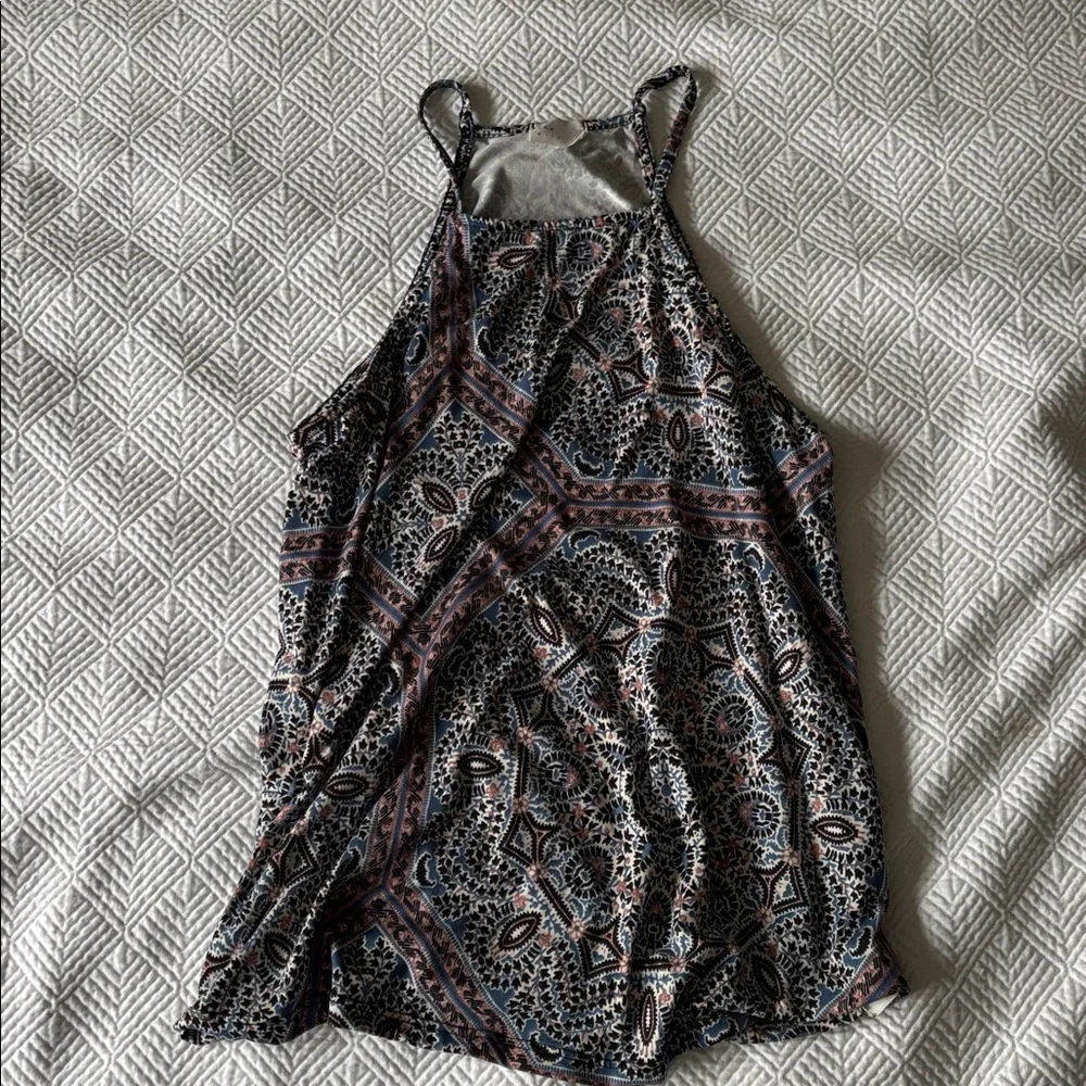 Patterned Tank Top - Picture 3 of 4
